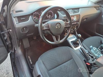 Usata Skoda Octavia 110 CV (80 kW) 2017 Nero Station wagon