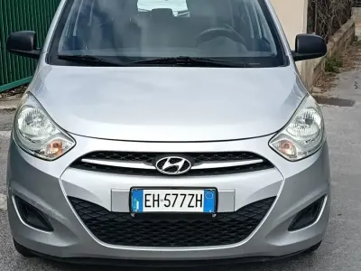 Usata Hyundai i10 64 CV (47 kW) 2011 Argento Utilitaria
