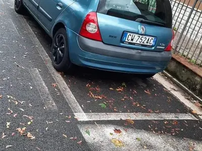 Usata Renault Clio II 58 CV (42 kW) 2005 Verde Berlina