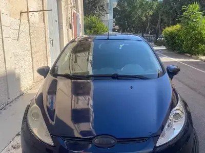 Usata Ford Fiesta 70 CV (51 kW) 2010 Bluazzurro Utilitaria