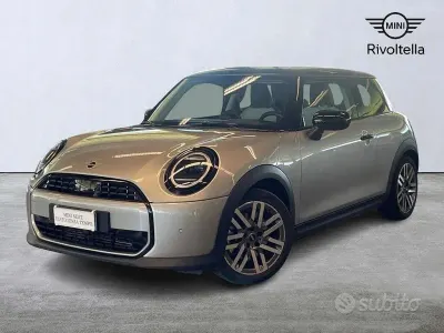 Usata Mini Cooper Classic 156 CV (114 kW) 2024 Grigio Utilitaria
