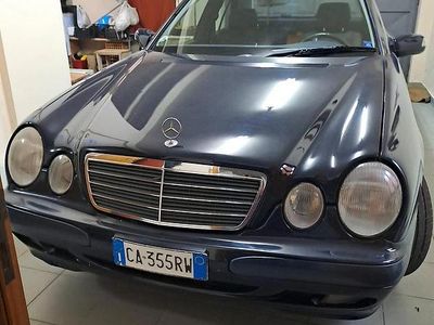 Usata Mercedes E270 1999 Blu Berlina