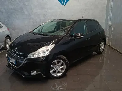 Usata Peugeot 208 Allure 82 CV (60 kW) 2013 Nero Utilitaria