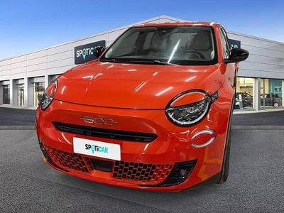 Arancione Usata 2024 Fiat 600 La Prima SUV | 26.250 € (Buon prezzo)