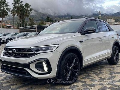Usata VW T-Roc R-line 150 CV (110 kW) 2022 Nero SUV