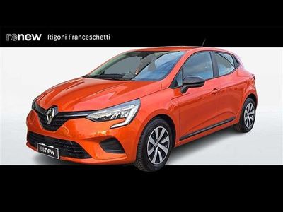 Usata Renault Clio V SE 67 CV (49 kW) 2023 Arancione Berlina