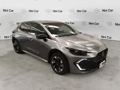 Nuova Renault Clio Techno 158 CV (116 kW) 2025 Grigio Utilitaria