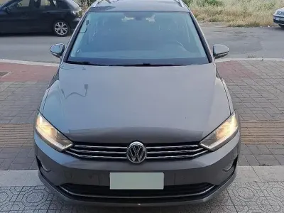 Usata VW Golf Sportsvan 110 CV (80 kW) 2016 Grigio Monovolume