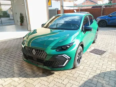 Nuova Renault Clio V Techno 120 CV (88 kW) 2025 Verde Berlina