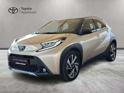 Usata Toyota Aygo X Lounge 72 CV (52 kW) 2022 Cardamom green met SUV