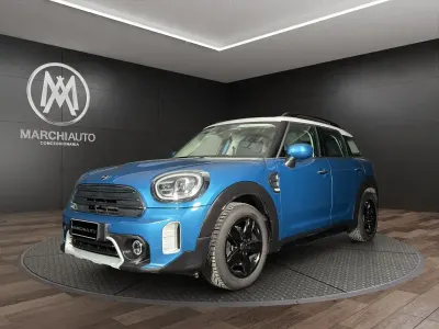 Usata Mini One D Countryman 116 CV (85 kW) 2021 Bicolore blu/bianco metallizzato SUV