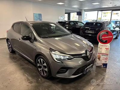 Usata Renault Clio V Evolution 101 CV (74 kW) 2023 Grigio Berlina