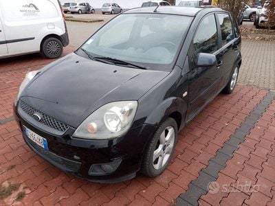 Usata Ford Fiesta 75 CV (55 kW) 2007 Nero Berlina