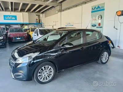 Usata Peugeot 208 Allure 75 CV (55 kW) 2018 Nero Utilitaria
