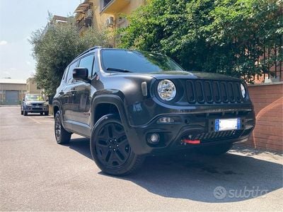 Usata Jeep Renegade Trailhawk 170 CV (125 kW) 2017 Grigio SUV