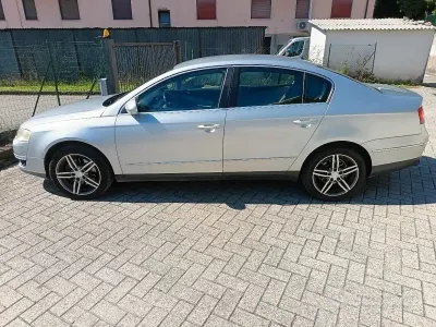 Käytetty VW Passat Comfortline 105 HP (77 kW) 2007 Harmaa Sedan