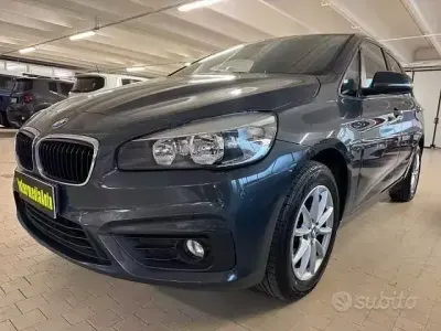 Usata BMW 218 Active Tourer Advantage 150 CV (110 kW) 2016 Blu Monovolume