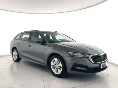 Usata Skoda Octavia Executive 150 CV (110 kW) 2023 Grigio metallizzato Station wagon