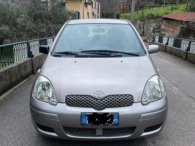 Usata Toyota Yaris 2004 Grigio Utilitaria