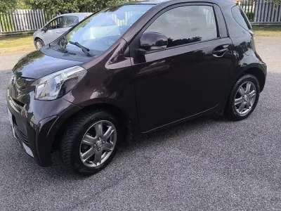 Usata Toyota iQ 68 CV (50 kW) 2010 Viola Utilitaria