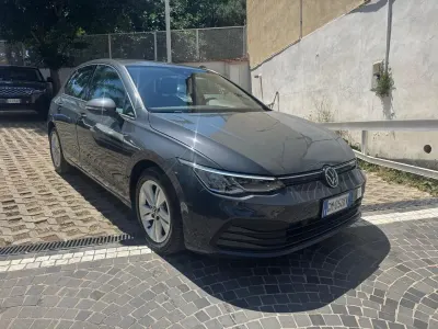 Usata VW Golf VIII Style 116 CV (85 kW) 2022 Grigio Berlina