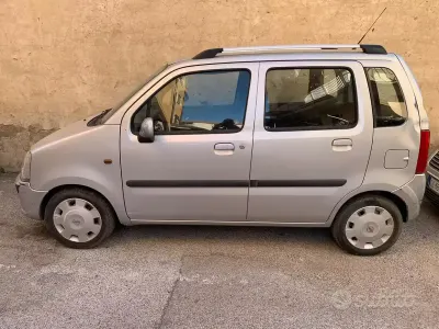 Usata Opel Agila 80 CV (58 kW) 2007 Grigio Utilitaria
