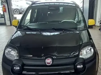 Usata Fiat Panda Cross Cross 69 CV (50 kW) 2025 Nero Utilitaria