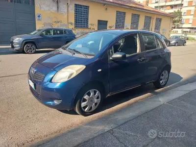 Usata Toyota Yaris 69 CV (50 kW) 2008 Bluazzurro Utilitaria