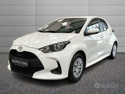 Usata Toyota Yaris Hybrid Active 116 CV (85 kW) 2025 Bianco Berlina