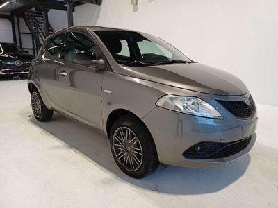 Usata Lancia Ypsilon Gold 84 CV (61 kW) 2019 Grigio Utilitaria