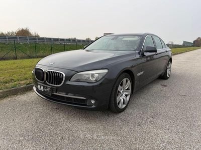 Begagnad BMW 730 Luxury Line 245 HK (180 kW) 2010 Grå Sedan
