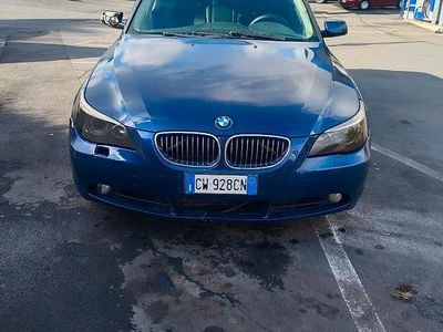 Begagnad BMW 525 177 HK (130 kW) 2005 Blå Kombi