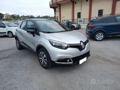 Usata Renault Captur Intens 90 CV (66 kW) 2017 Grigio SUV