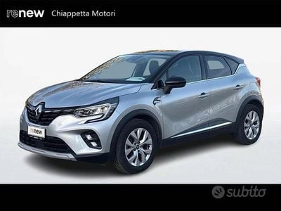 Usata Renault Captur Intens 160 CV (117 kW) 2021 Grigio magnete tetto nero SUV