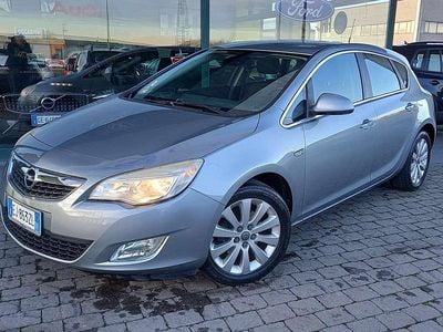 Usata Opel Astra Cosmo 125 CV (91 kW) 2011 Grigio Berlina