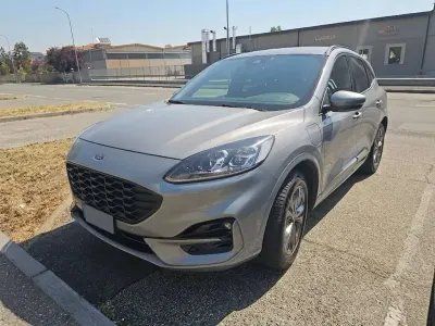 Usata Ford Kuga ST-Line X 152 CV (111 kW) 2022 Argento SUV