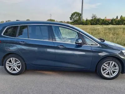 Usata BMW 218 Gran Tourer Comfort Edition 150 CV (110 kW) 2017 Blu/azzurro Monovolume