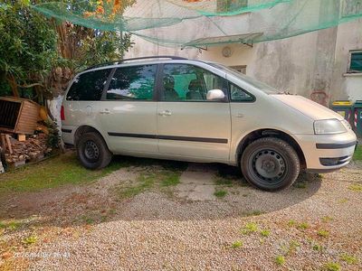 Begagnad VW Sharan 115 HK (84 kW) 2002 Grå Minibuss