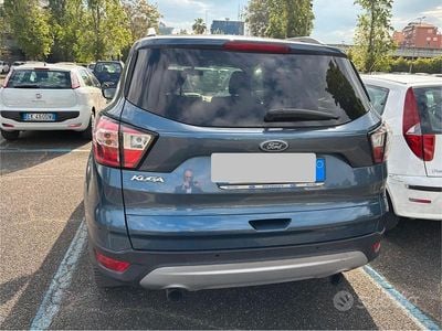 Usata Ford Kuga 120 CV (88 kW) 2019 Blu SUV