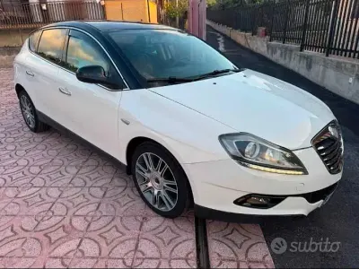 Usata Lancia Delta 105 CV (77 kW) 2012 Bianco Utilitaria
