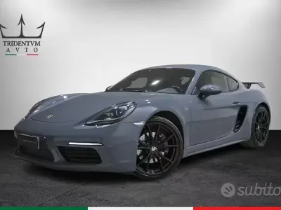 Usata Porsche 718 Cayman 300 CV (220 kW) 2018 Grigio Coupé