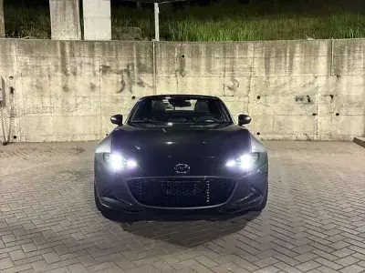 Usata Mazda MX5 Inclusive 160 CV (117 kW) 2018 Grigio Cabrio
