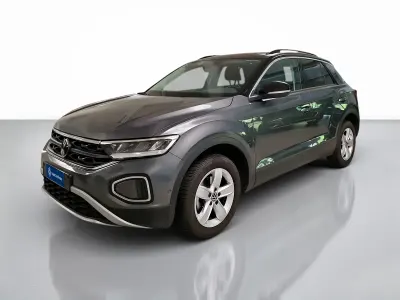 Usata VW T-Roc Life 150 CV (110 kW) 2023 Indium grey metallizzato nero SUV