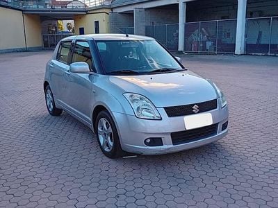 Usata Suzuki Swift GLX 92 CV (67 kW) 2005 Grigio Berlina