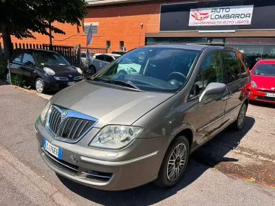 Usata Lancia Phedra 170 CV (125 kW) 2010 Grigio Monovolume