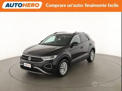 Usata VW T-Roc Life 110 CV (80 kW) 2023 Nero SUV