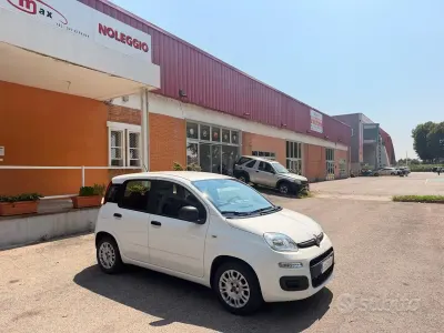 Usata Fiat Panda Lounge 69 CV (50 kW) 2016 Bianco Utilitaria
