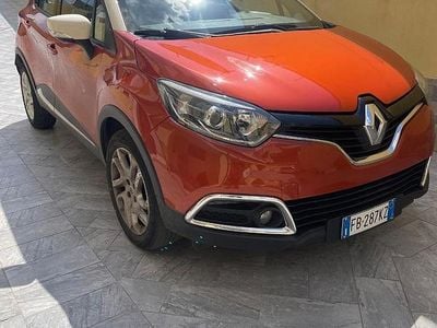 Usata Renault Captur 90 CV (66 kW) 2015 Rosso SUV
