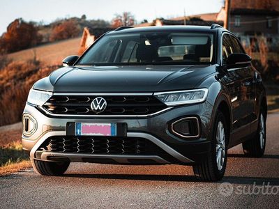 Occasion VW T-Roc 116 ch (85 kW) 2023 Gris SUV