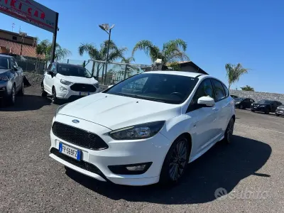 Usata Ford Focus ST-Line 120 CV (88 kW) 2018 Bianco Berlina